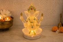 GANESHA MAJESTUOSA: FIGURA TRANSPARENTE CON TOQUES DORADOS Y COLORES, SOBRE BASE DE LUZ 19 X 14 CM. GANESHA MAJESTUOSA: FIGURA TRANSPARENTE CON TOQUES DORADOS Y COLORES, SOBRE BASE DE LUZ 19 X 14 CM.