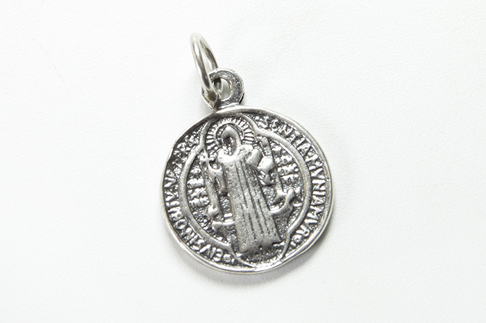COLGANTE PLATA MEDALLA DE SAN BENITO 1,4 CM