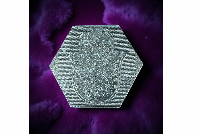 INCENSARIO MANO DE FATIMA MADERA Y ALUMINIO 9,5X9,5X1,2 CM.