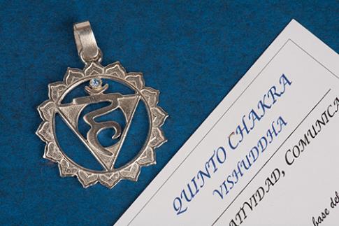 JOYERIA | 5  CHAKRA VISHUDDHA ZIRCONITA AZUL EN PLATA DE LEY, 3,5 CMS