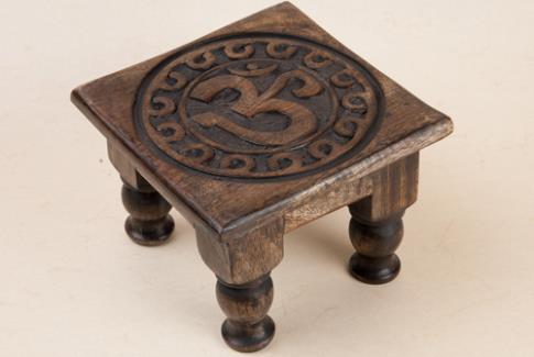 MESITAS, ALTARES Y VARIOS | ALTAR MADERA SIMBOLO OM 15.5 X 10.5 CM.