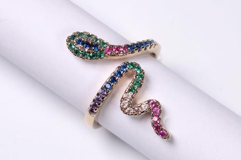 ANILLOS | ANILLO ACERO DORADO ADAPTABLE SERPIENTE ENROSCADA MULTICOLOR CON BRILLANTITOS