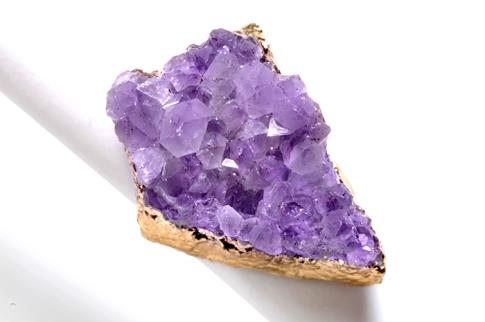 MINERALES Y GEMAS | ANILLO ACERO DORADO CON DRUSA DE AMATISTA