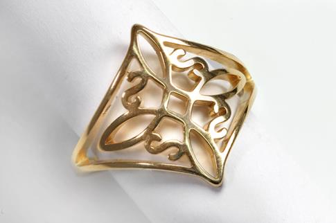 AMULETOS Y TALISMANES | ANILLO ACERO DORADO NUDO DE BRUJAS