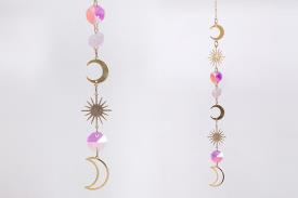 PRISMAS | (BAJA) COLGANTE PRISMAS FENG SHUI CON LUNAS Y ESTRELLAS 35CM