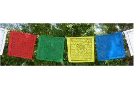 BIOMBOS, MUEBLES, JARRONES, CUADROS Y TAPETES | BANDERINES ORACION DIVINIDADES 25 X 12 X 14 CM.