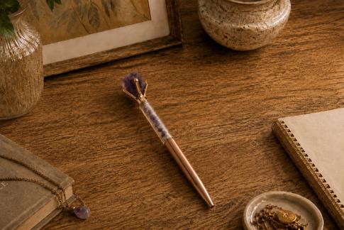 DRUSAS, BONSAIS Y COMPLEMENTOS | BOLIGRAFO CON PEQUE�A DRUSA Y CHIPS AMATISTA Y CHIPS 16CM.