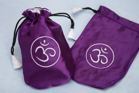 BOLSAS PARA TAROT | BOLSA TAROT RASO OM MORADO Y BLANCO 20X15 CM.