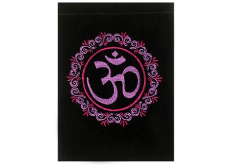 COMODIN | BOLSA TERCIOPELO OM 18X12.5 CM.