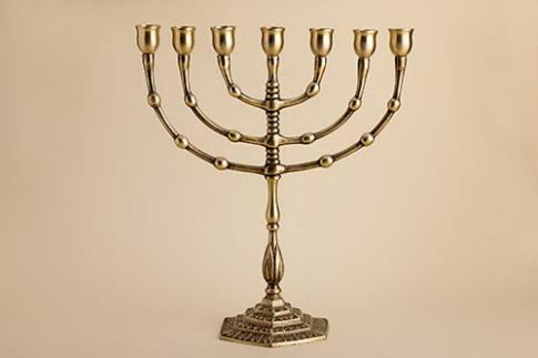 COMODIN | CANDELABRO DORADO 30 X 30 CMS, 1,3 KGS (PARA VELAS 2 CMS )