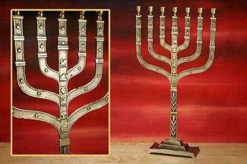 CANDELABROS Y PORTAVELAS | CANDELABRO/MENORAH 7 BRAZOS 69 x 38 cm,  21mm