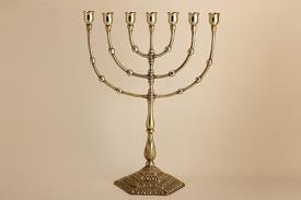 CANDELABROS Y PORTAVELAS | CANDELABRO/MENORAH DORADO 40 X 30 CMS, 1,8 KGS, (PARA VELAS 2 CMS )