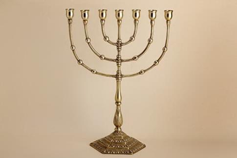 CANDELABROS Y PORTAVELAS | CANDELABRO/MENORAH DORADO 40 X 30 CMS, 1,8 KGS, (PARA VELAS 2 CMS )
