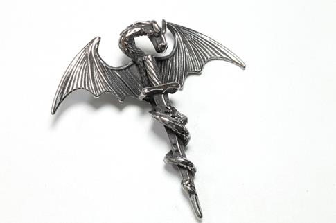 COLGANTES | COLGANTE ACERO DRAGON ENROSCADO EN ESPADA 6 X 3,5 CM