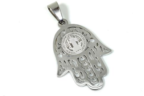 AMULETOS Y TALISMANES | COLGANTE ACERO MANO DE FATIMA CON GRABADO DE SAN BENITO 2 X 3,3 CM