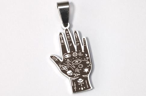AMULETOS Y TALISMANES | COLGANTE ACERO MANO LABRADA CON SIMBOLOGIA MAGICA FONDO NEGRO