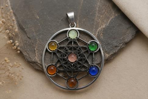 COMODIN | COLGANTE ACERO METATRON CON MINERALES 3 X 3 CM.