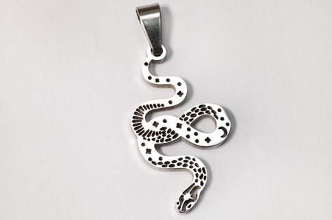 AMULETOS Y TALISMANES | COLGANTE ACERO SERPIENTE ENROSCADA BOCA ABAJO