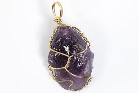 COLGANTES DE MINERALES | COLGANTE AMATISTA EN BRUTO ENVUELTO EN ALAMBRE 3X2CM