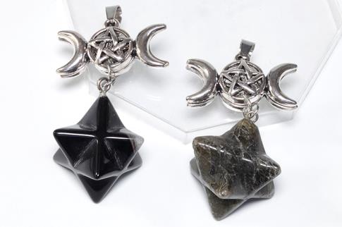 COLGANTES DE MINERALES | COLGANTE DE ACERO TRIPLE LUNA CON MERKABA (MINERALES SURTIDOS)