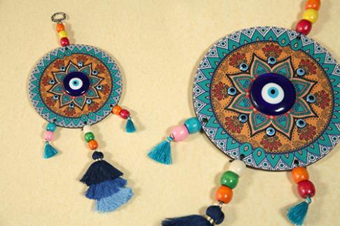 AMULETOS Y TALISMANES | COLGANTE DE MADERA DISEO MANDALA Y OJO TURCO CON BORLAS 12x27.5CM