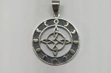 COLGANTE DE PLATA NUDO DE BRUJAS CON CIRCULO Y FASES LUNARES CON RELIEVE 2,5CM