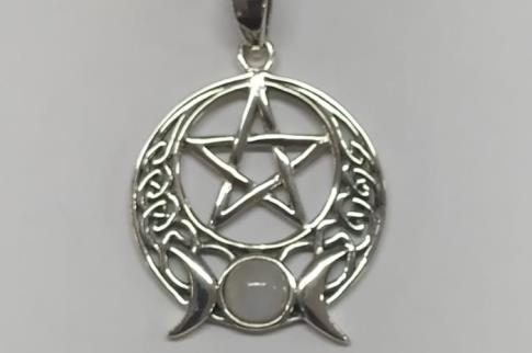 COLGANTES | COLGANTE DE PLATA PENTAGRAMA EN LUNA LABRADA CON TRIPLE LUNA CON PIEDRA LUNA