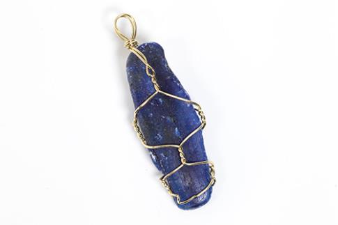 COLGANTES DE MINERALES | COLGANTE LAPISLAZULI EN BRUTO ENVUELTO EN ALAMBRE 2X3CM
