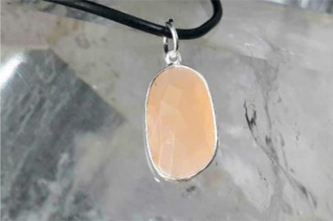 COLGANTES DE MINERALES | COLGANTE PEQUEO PIEDRA SOL FACETEADO ENGARZE PLATA 1.5 CM. APROX