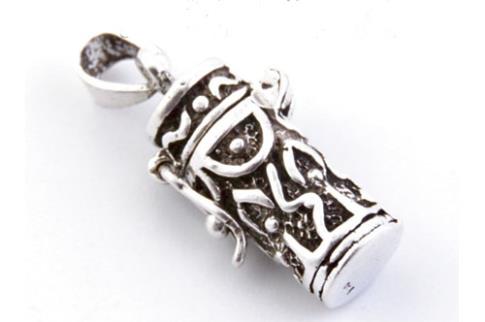 JOYERIA | COLGANTE PLATA COFRE DE LOS DESEOS 2 CM.