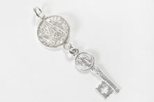 COLGANTE PLATA DOBLE INTENCION TETRAGRAMATON Y LLAVE SAN BENITO 3,5CM (TETRAGRAMATON 1CM Y LLAVE 2CM)