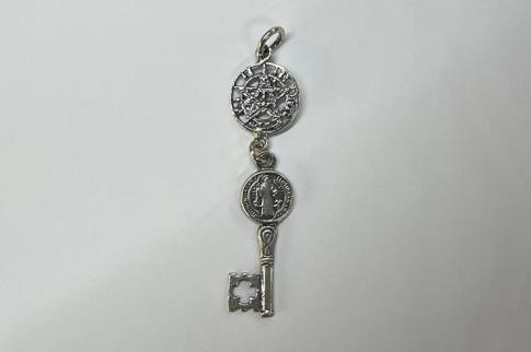COLGANTES | COLGANTE PLATA DOBLE INTENCION TETRAGRAMATON Y LLAVE SAN BENITO OXIDADO 3,5CM (TETRAGRAMATON 1CM Y LLAVE 2CM)