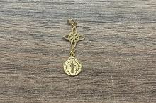 COLGANTE PLATA DOBLE PROTECCI�N CON SAN BENITO DORADO 2,5CM (NUDO DE BRUJAS 1CM Y MEDALLA SAN BENITO DOBLE CARA 0,9CM)