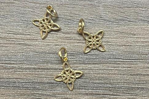 COLGANTES | COLGANTE PLATA NUDO DE BRUJAS MINI DORADO 1CM