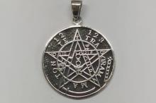 COLGANTE PLATA TETRAGRAMMATON CON RELIEVE 3CM