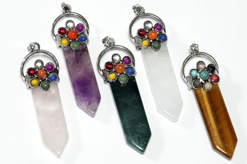 COLGANTES DE MINERALES | COLGANTE PUNTA PLANA MINERAL CON FLOR 7 CHAKRAS  6x1,1CM (MINERALES SURTIDOS)