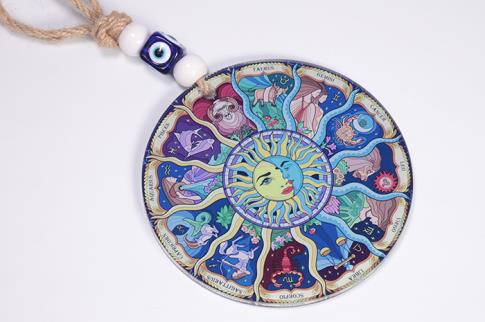 TALISMANES | COLGANTE REDONDO RUEDA DEL ZODIACO GIRANDO ALREDEDOR DEL SOL Y LA LUNA CON CUERDA DE ESPARTO 26 X 12 CM.