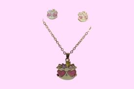 JOYERIA | CONJUNTO KAWAII COLGANTE CON CADENA Y PENDIENTES GATITO CON GAFAS EN FORMA DE CORAZON