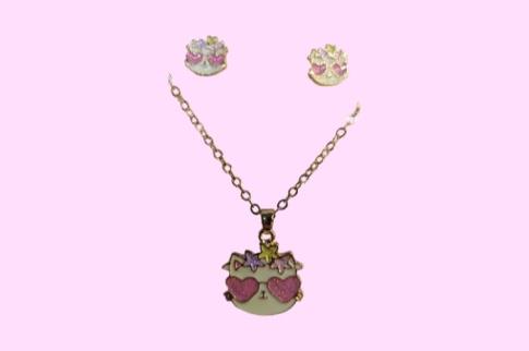JOYERIA | CONJUNTO KAWAII COLGANTE CON CADENA Y PENDIENTES GATITO CON GAFAS EN FORMA DE CORAZON