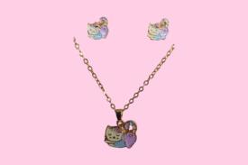 JOYERIA | CONJUNTO KAWAII COLGANTE CON CADENA Y PENDIENTES GATITO DORMIDO