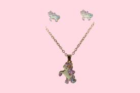 JOYERIA | CONJUNTO KAWAII COLGANTE CON CADENA Y PENDIENTES UNICORNIO SALTARIN