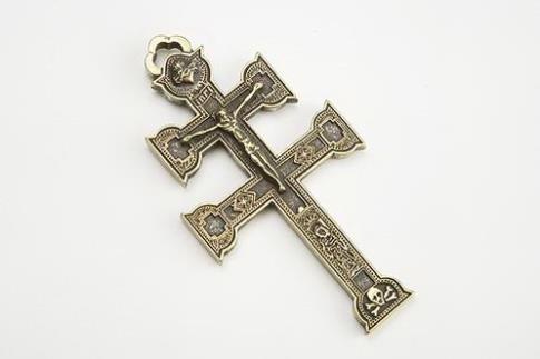 CRUCES, ROSARIOS Y VARIOS | CRUZ CARAVACA METAL ENVEJECIDO 10 CM. ACABADO ARTESANAL