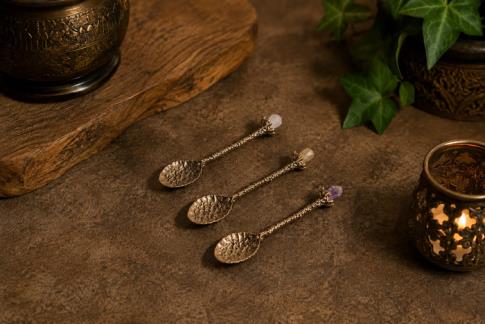 PORTAINCIENSOS | CUCHARITAS HIERRO PARA INCIENSO O RITUALES CON PEQUE�O MINERAL INCRUSTADO 10 X 1,8 CM. (MINERALES SURTIDOS)