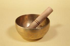 CUENCOS TIBETANOS | CUENCO TIBETANO 7 METALES ARTESANAL CON BAQUETA MADERA 13.5 CM. APROX.  (500 GR)