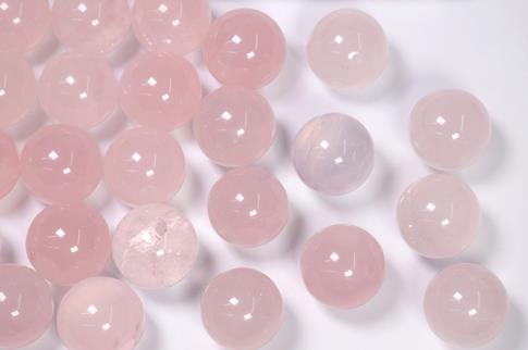 DRUSAS, BONSAIS Y COMPLEMENTOS | ESFERA CUARZO ROSA 2,5 CM. 