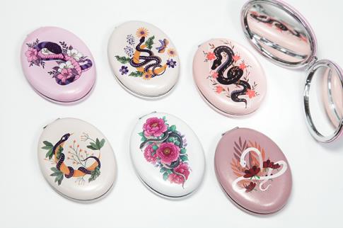 TALISMANES | ESPEJO MAGIC POCKET DISEO SERPIENTE 9 X 6,5 (MODELOS SURTIDOS)