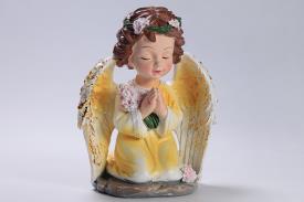 NGELES | FIGURA ANGELITA COLOR AMARILLO SENTADA REZANDO 12 X 10 CM.