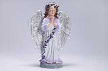 FIGURA ANGELITA TONOS LILAS DE PIE CON CORONA DE LAVANDA 15,5 X 10 CM.