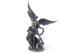 FIGURAS SANTOS Y ARCANGELES | FIGURA ARCANGEL MIGUEL SOBRE DEMONIO 26CM