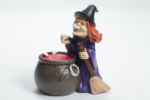 HADAS, BRUJAS Y FANTASA | FIGURA BRUJA SONRIENTE CON CALDERO Y ESCOBA 9,5 X 4,5 CM.